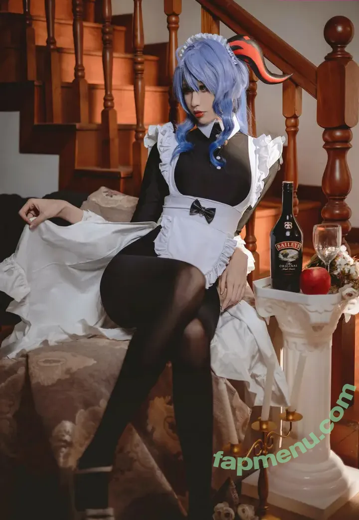 Vikuli nude photo #0018 (ViKU猫梨梨 / Viku_Li / favoritelittlesecret)