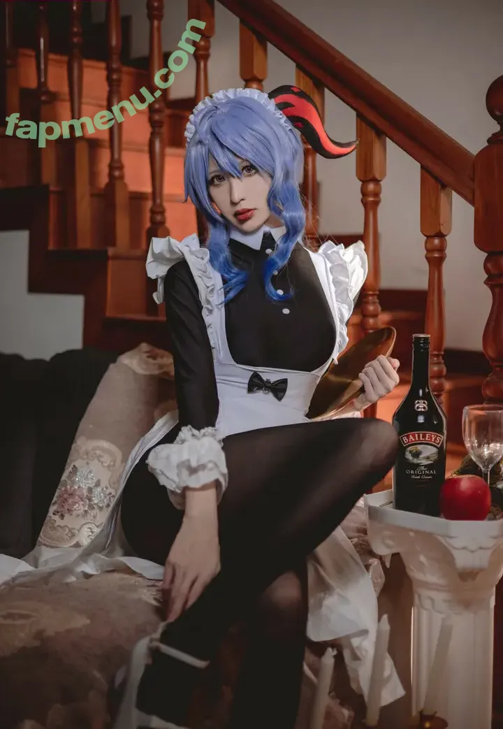 Vikuli nude photo #0022 (ViKU猫梨梨 / Viku_Li / favoritelittlesecret)