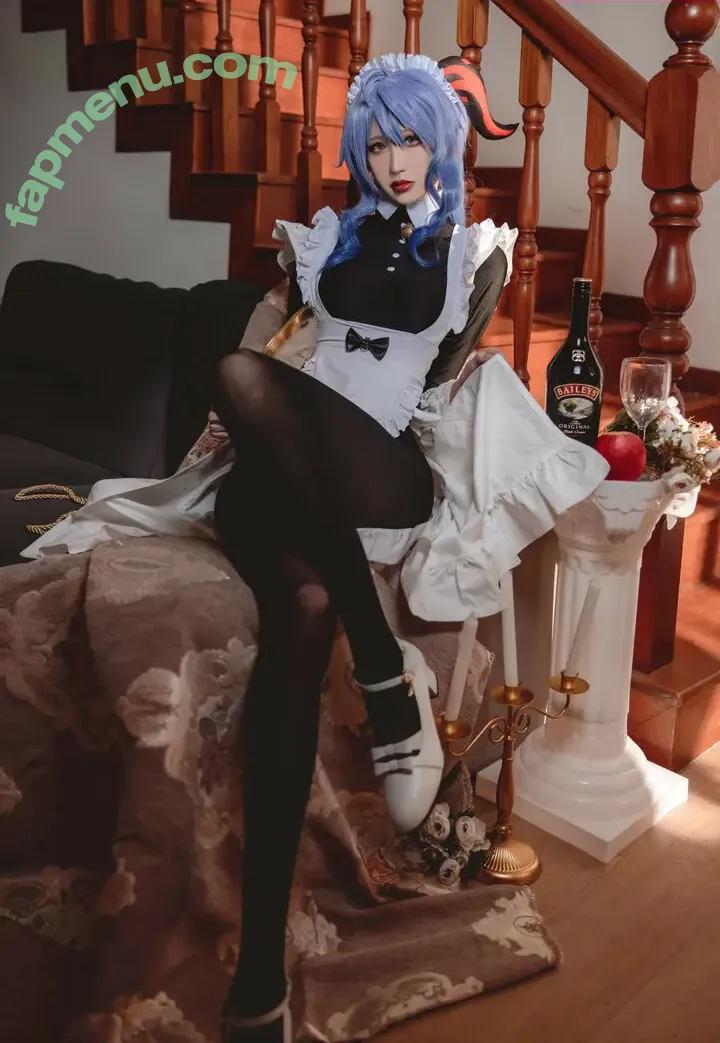 Vikuli nude photo #0023 (ViKU猫梨梨 / Viku_Li / favoritelittlesecret)