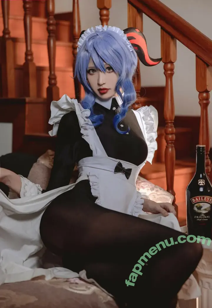 Vikuli nude photo #0025 (ViKU猫梨梨 / Viku_Li / favoritelittlesecret)