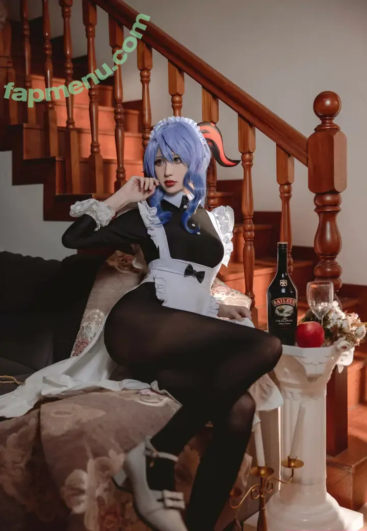 Vikuli nude photo #0026 (ViKU猫梨梨 / Viku_Li / favoritelittlesecret)