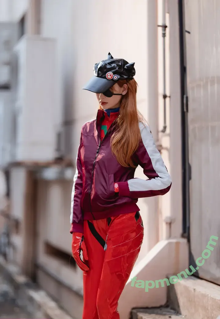 Vikuli nude photo #0084 (ViKU猫梨梨 / Viku_Li / favoritelittlesecret)