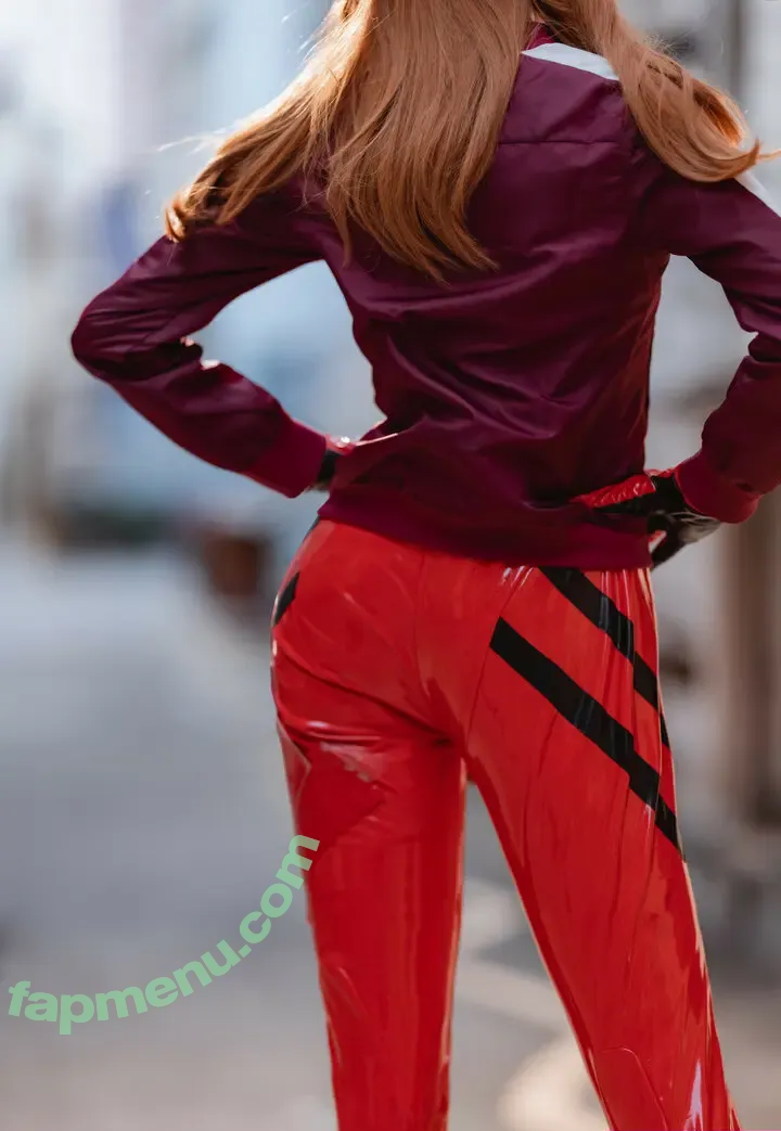 Vikuli nude photo #0087 (ViKU猫梨梨 / Viku_Li / favoritelittlesecret)