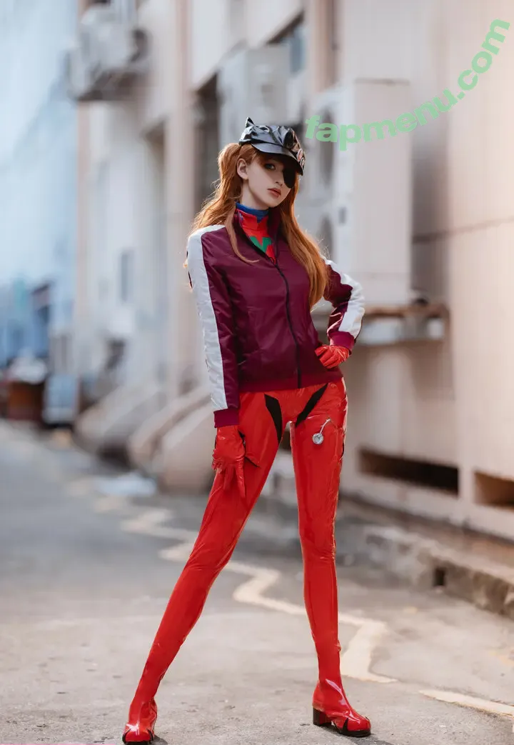 Vikuli nude photo #0088 (ViKU猫梨梨 / Viku_Li / favoritelittlesecret)