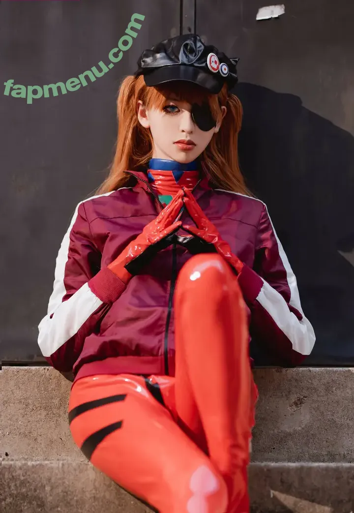 Vikuli nude photo #0092 (ViKU猫梨梨 / Viku_Li / favoritelittlesecret)