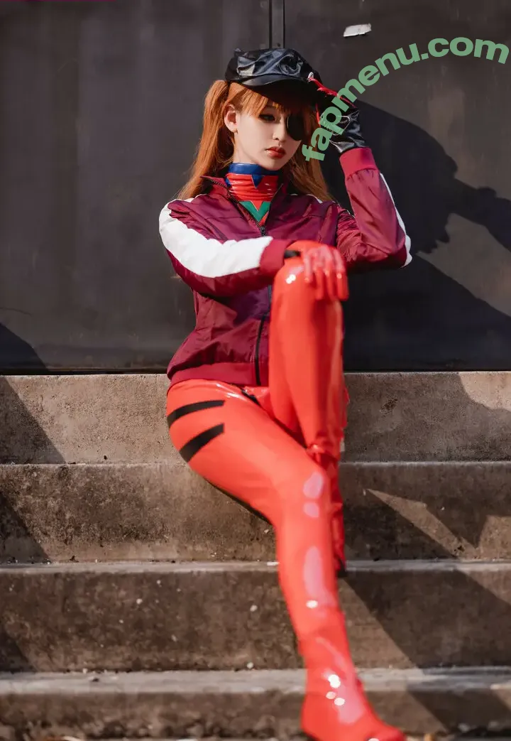 Vikuli nude photo #0093 (ViKU猫梨梨 / Viku_Li / favoritelittlesecret)