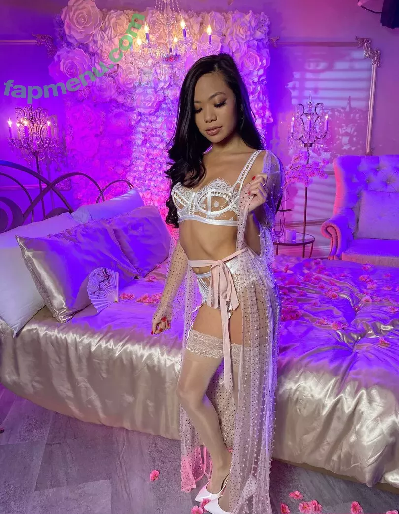 Vina Sky nude photo #0162 (vinaskyfanpage / vinaskyy)