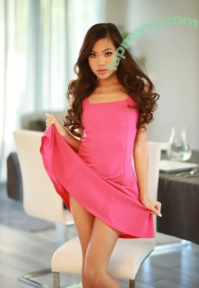 Vina Sky nude photo #1962 (vinabambina / vinaskyy)