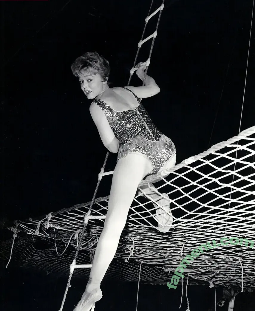 Vintage English Pinups nude photo #0629 (pinup_vintage_gallery)