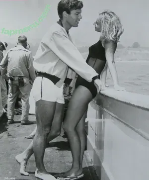Vintage Sexy Celebs / vintagemoviestars nude photo #0907