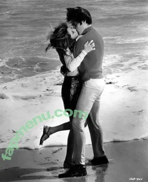 Vintage Sexy Celebs / vintagemoviestars nude photo #0936