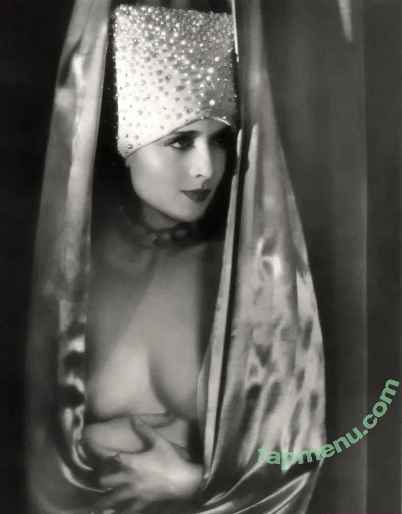 Vintage Sexy Celebs nude photo #0807 (vintagemoviestars)