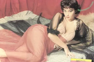 Vintage Sexy Celebs / vintagemoviestars nude photo #1051