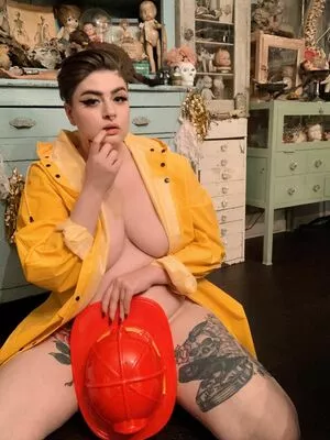 Vintage_vogue / Grimyandgolden / Rosieposiepie nude photo #0043