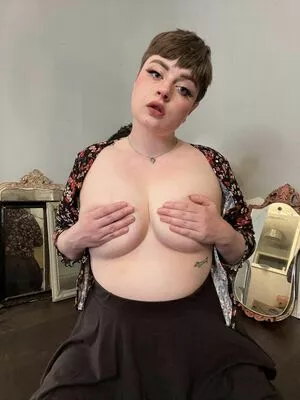 Vintage_vogue / Grimyandgolden / Rosieposiepie nude photo #0050