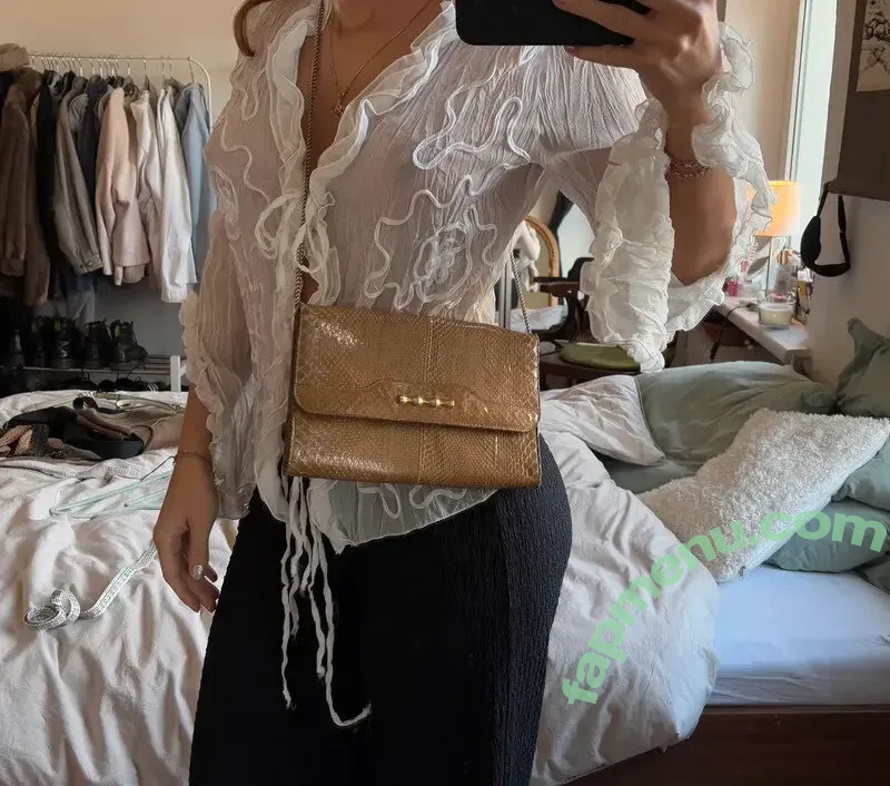 Vinted/eBay nude photo #5066 (Vinted/eBay)