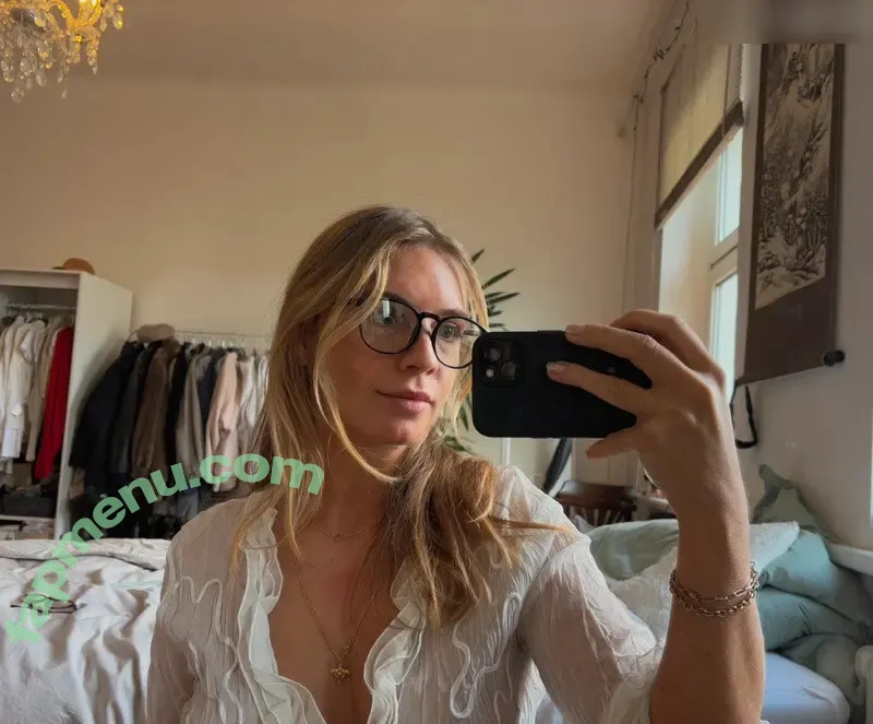 Vinted/eBay nude photo #5068 (Vinted/eBay)