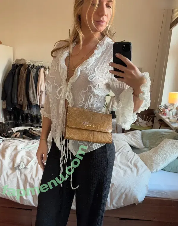 Vinted/eBay nude photo #5070 (Vinted/eBay)