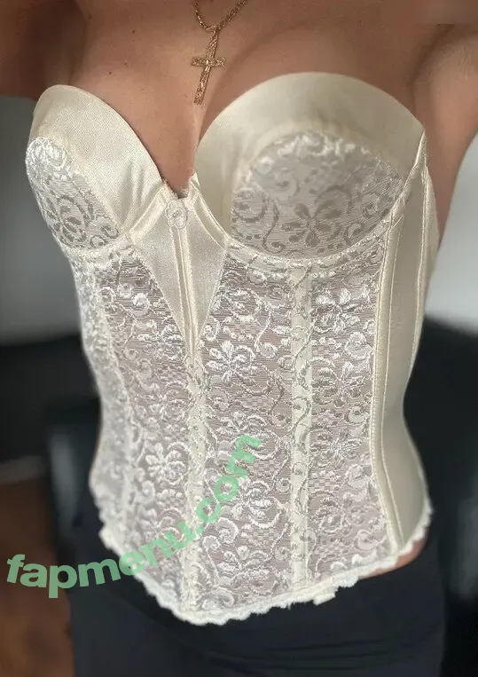 Vinted/eBay nude photo #6830 (Vinted/eBay)