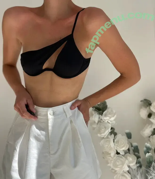 Vinted/eBay nude photo #7553 (Vinted/eBay)