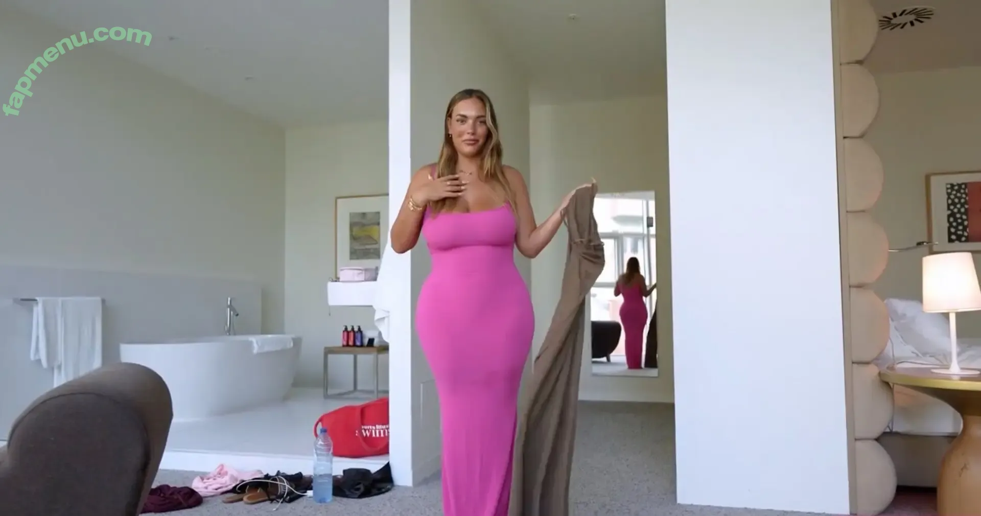 Viola Volta nude photo #0052 (violavolee / violavolta)