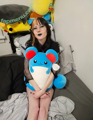 violavixene / violavixen nude photo #0019