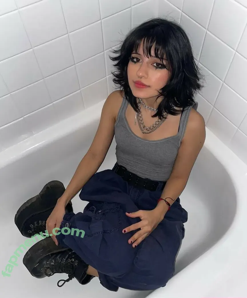 Violent Vira nude photo #0003 (violentvira)
