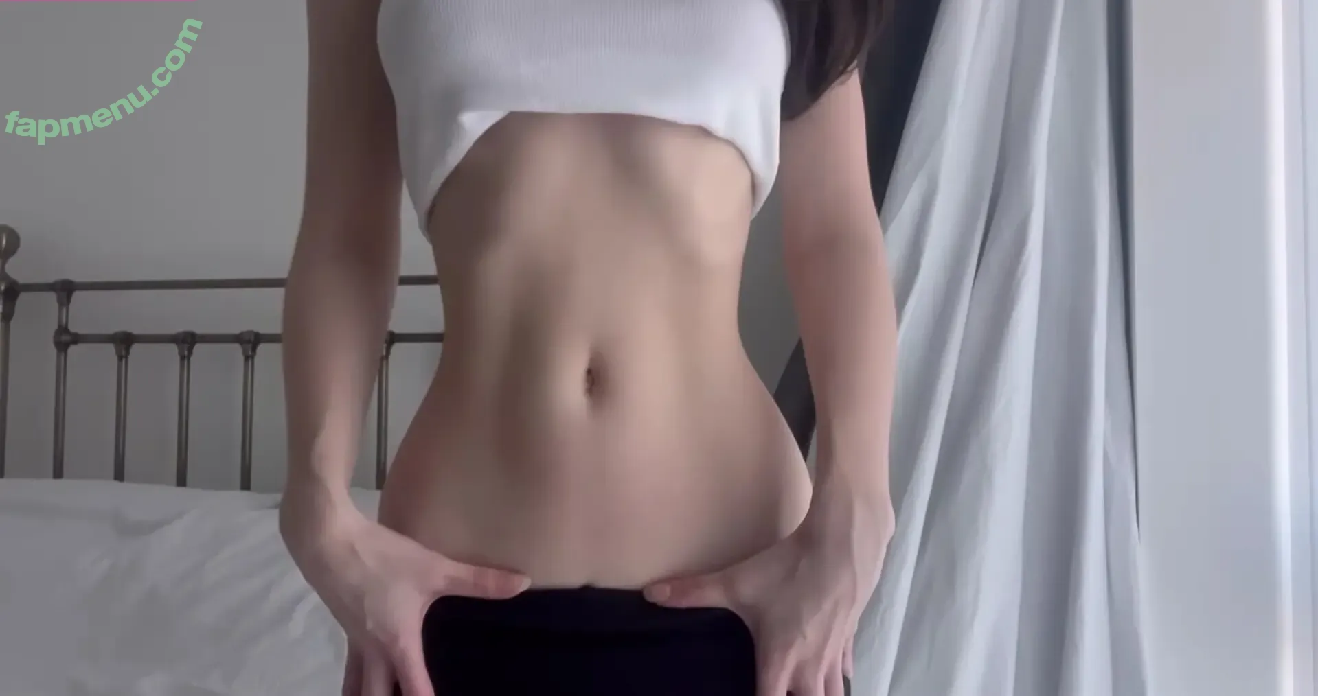 Violet ASMR nude photo #0002 (Onlyvioletwood)