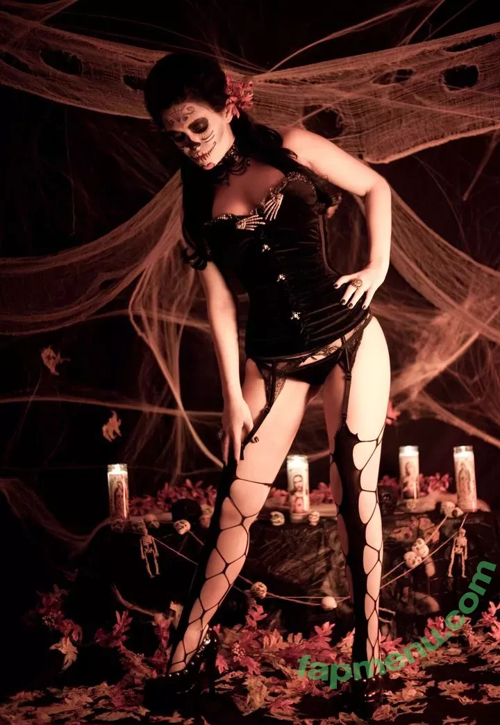 Violet Doll nude photo #0277 (monochromaticdoll / violetdoll / violetxxxdoll)