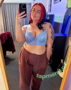 Violet Mae / violet.mae / waifuviolet nude photo #0036