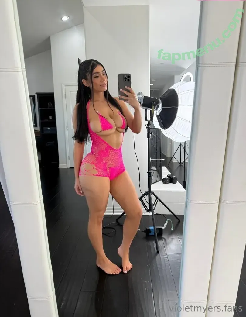 Violet Myers nude photo #0011 (violetmyers / violetsaucy / waifuviolet)