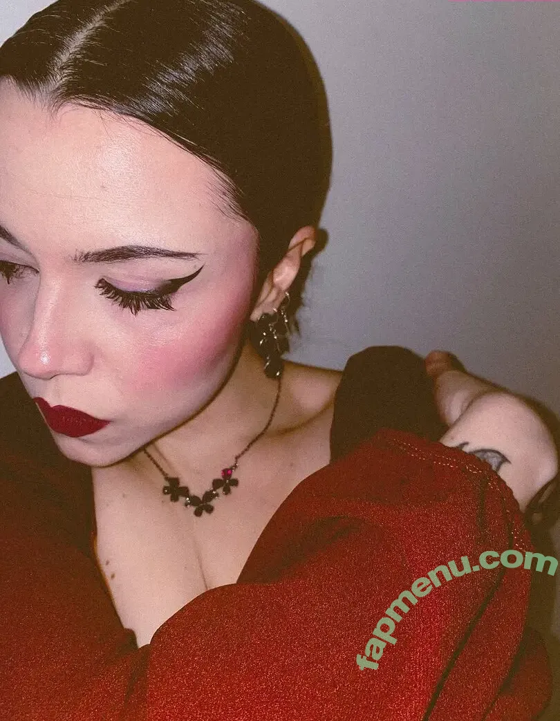 Violet Orlandi nude photo #0191 (tinyshysiren / violet_orlandi)