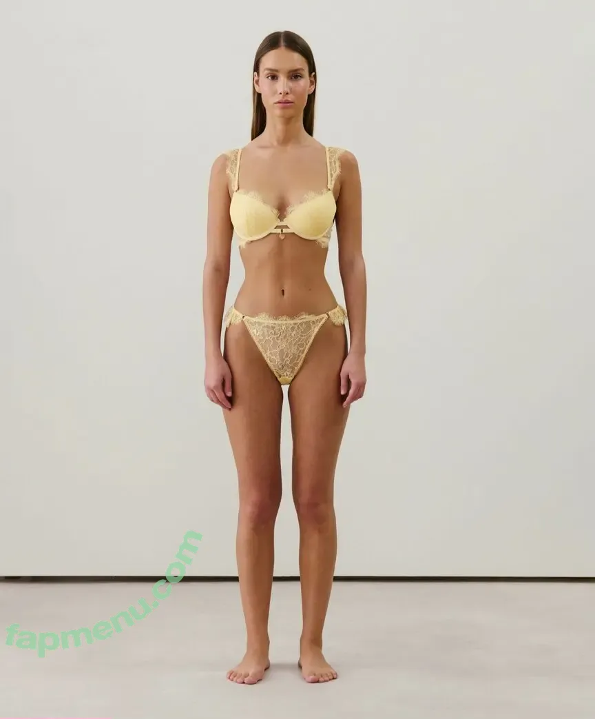 Violetta Vakarchuk nude photo #0012 (vviolettavakarchuk)