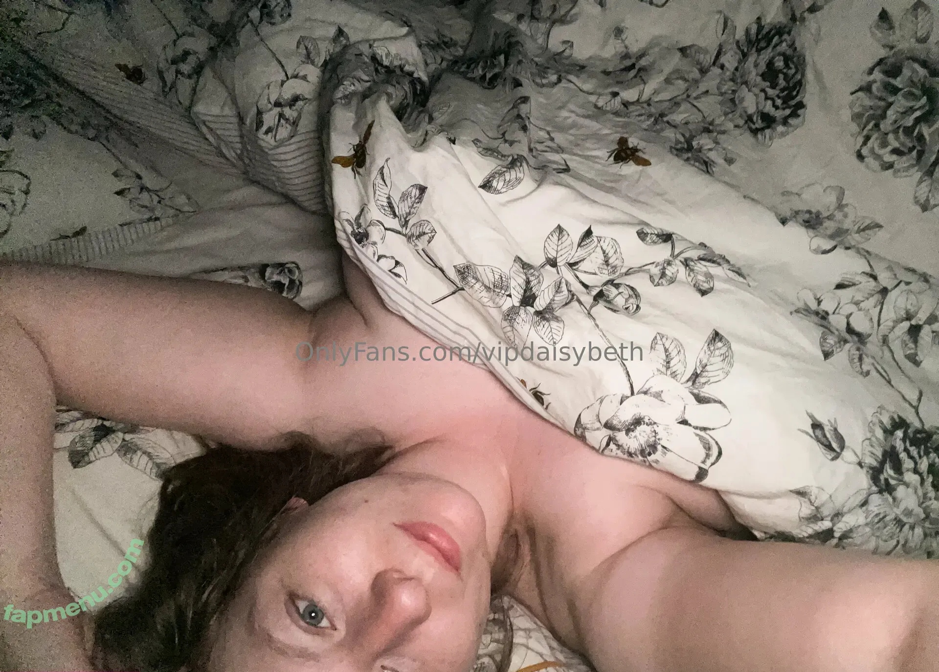 vipdaisybeth nude photo #0007 (vipdaisybeth)
