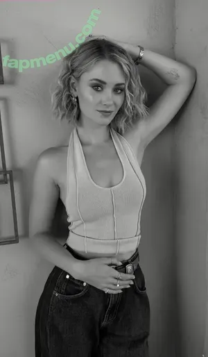Virginia Gardner / Ginny / ginnygardner nude photo #0356