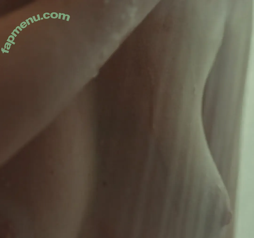 Virginia Gardner nude photo #0266 (Ginny / ginnygardner)