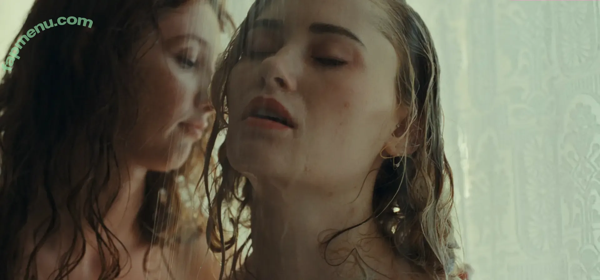 Virginia Gardner nude photo #0272 (Ginny / ginnygardner)