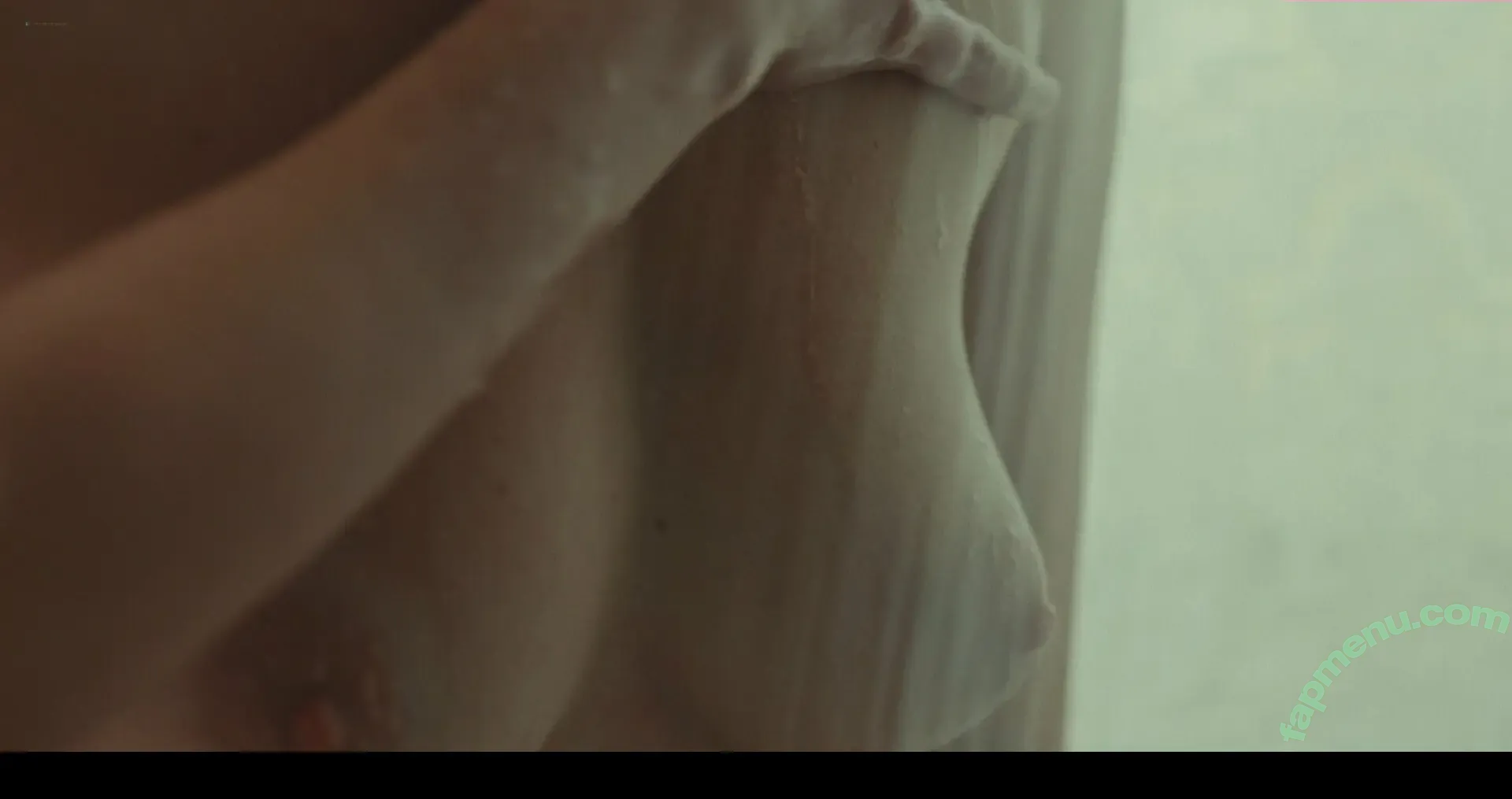 Virginia Gardner nude photo #0314 (Ginny / ginnygardner)
