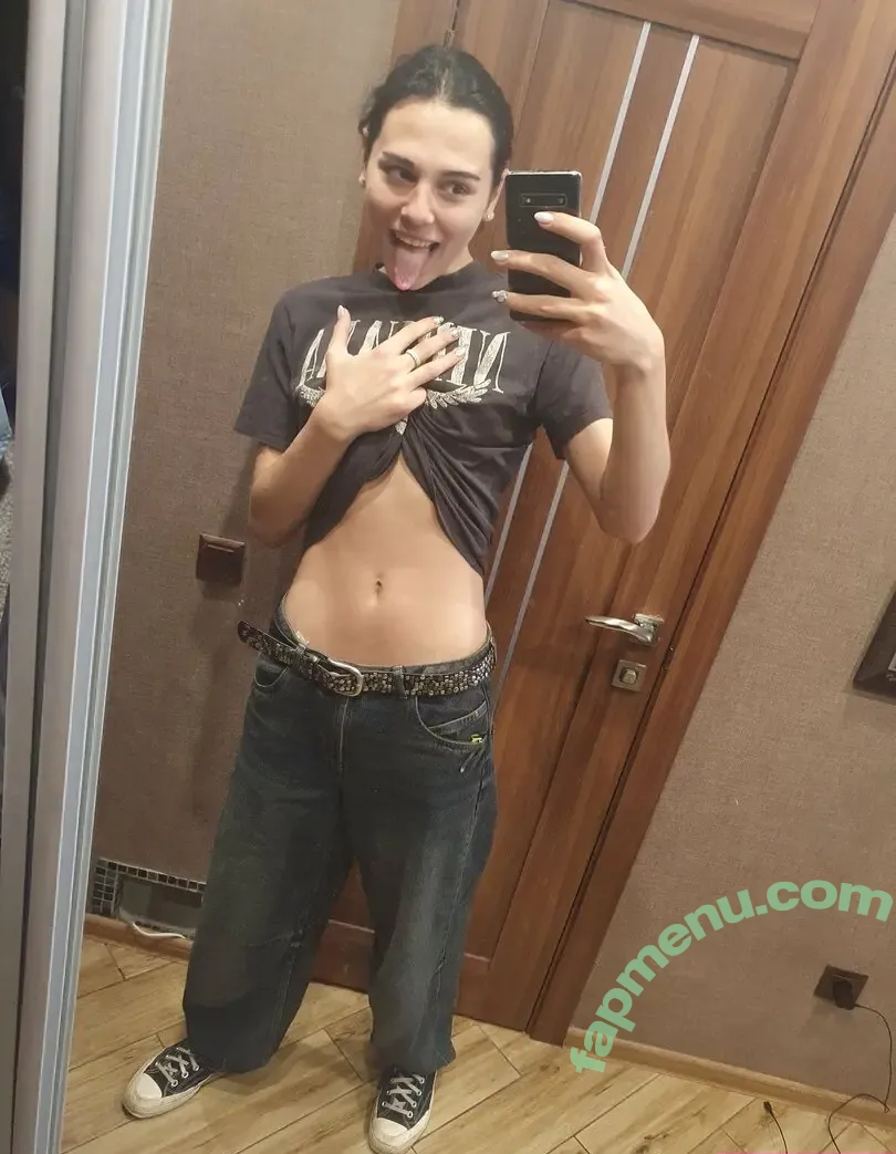 vishnyalo nude photo #0003 (vishu_aly)
