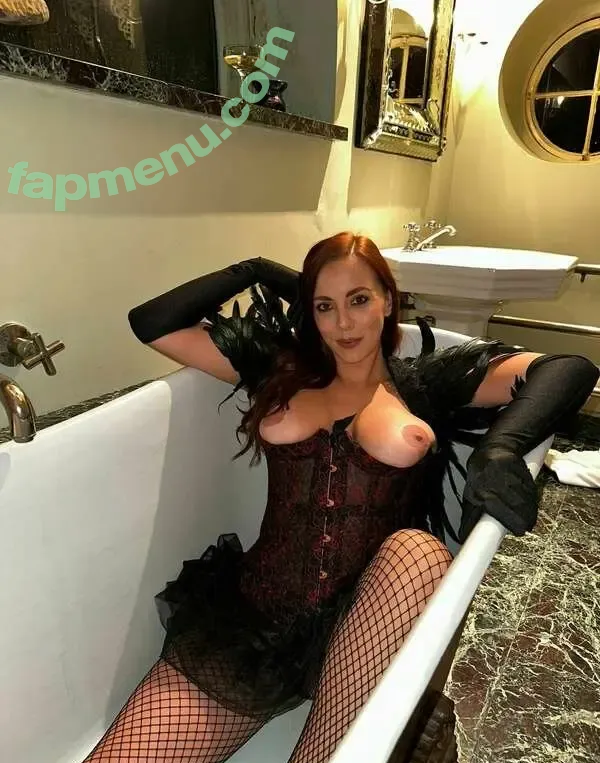 VistaWife nude photo #0112 (Vista_Wife / vista.wife)