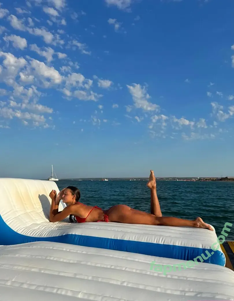 Vitalia Diatchenko nude photo #0022 (vdiatchenko8)