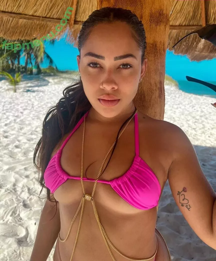 Vitória Kelly nude photo #0021 (victoriakelly01 / vitoriakelly)