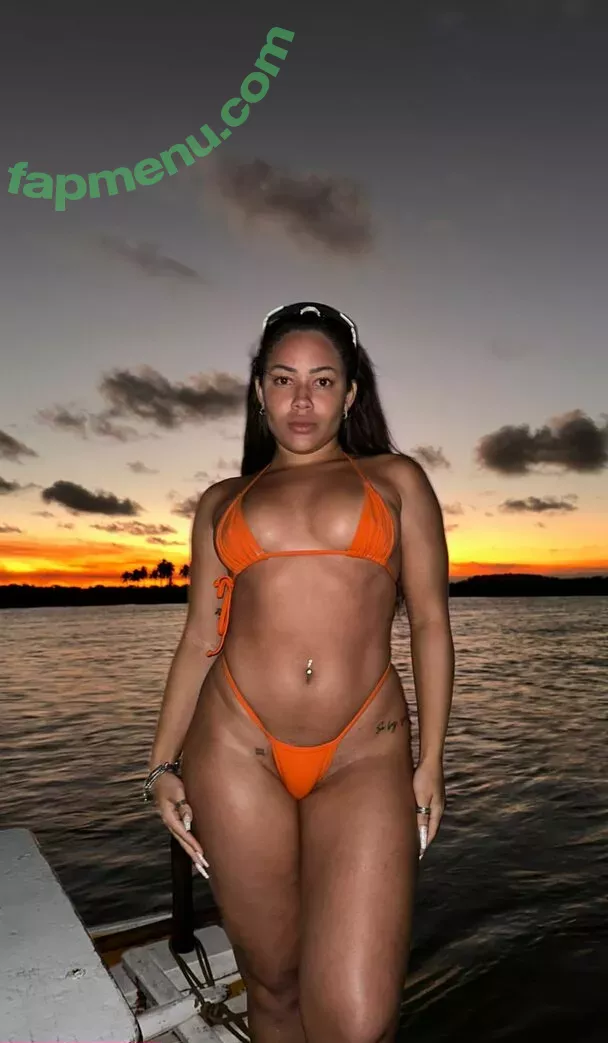 Vitória Kelly nude photo #0145 (victoriakelly01 / vitoriakelly)