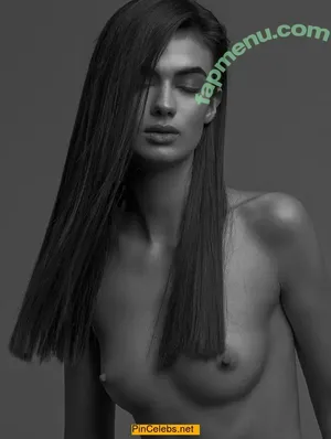  nude photo #0005