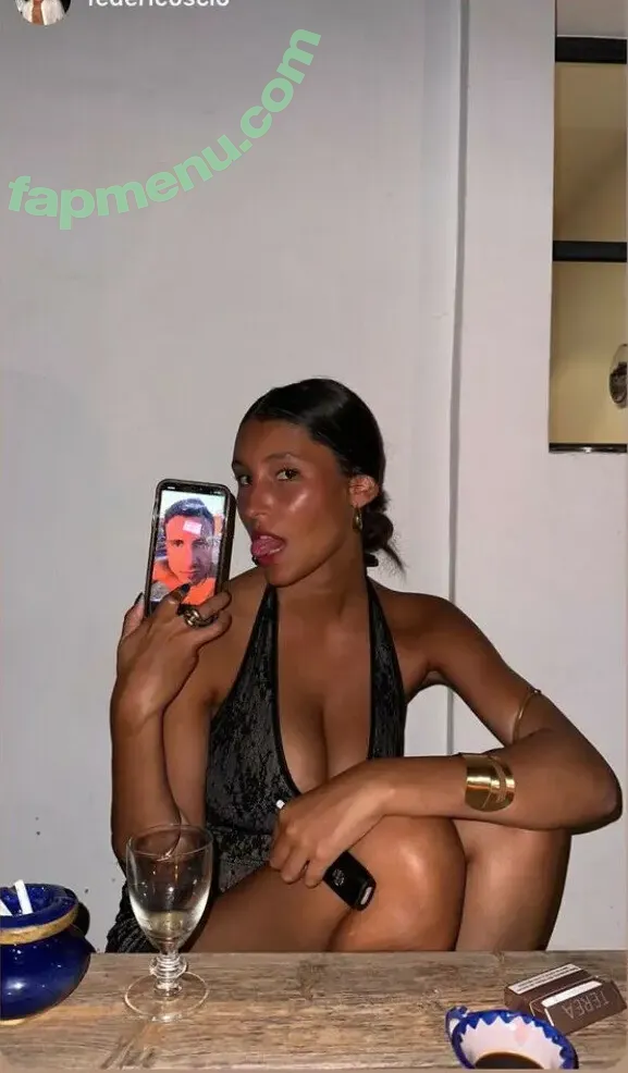 Vittoria nude photo #0139 (_viu__ / vittorialazzari)