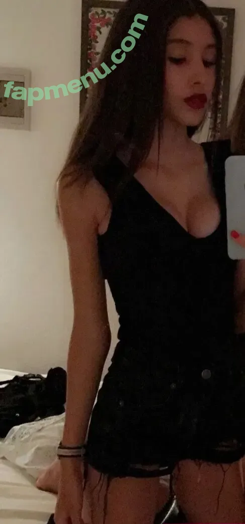 Vittoria nude photo #0211 (_viu__ / vittorialazzari)