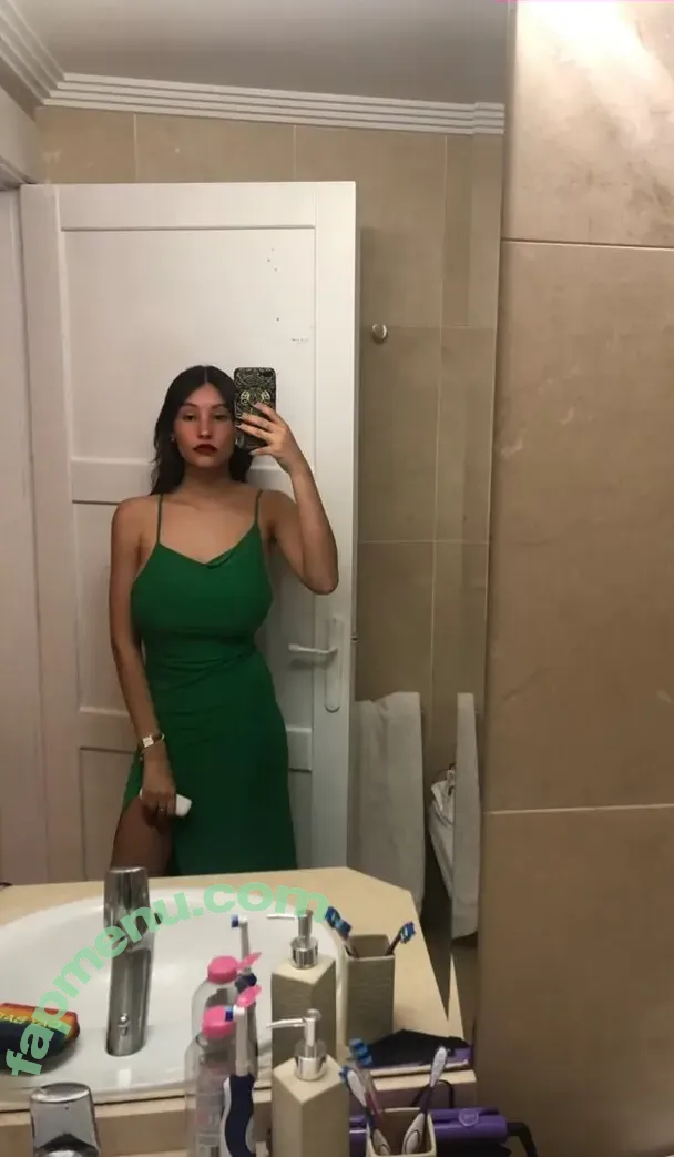 Vittoria nude photo #0220 (_viu__ / vittorialazzari)