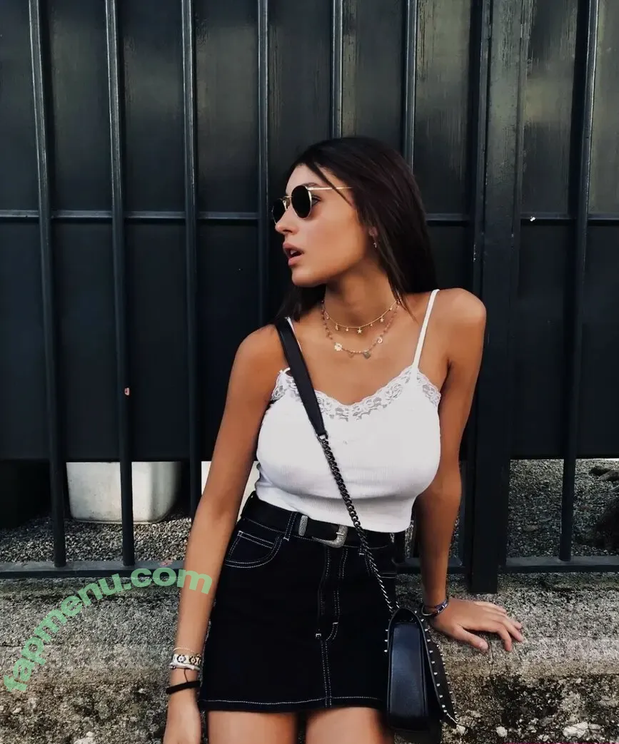 Vittoria nude photo #0228 (_viu__ / vittorialazzari)