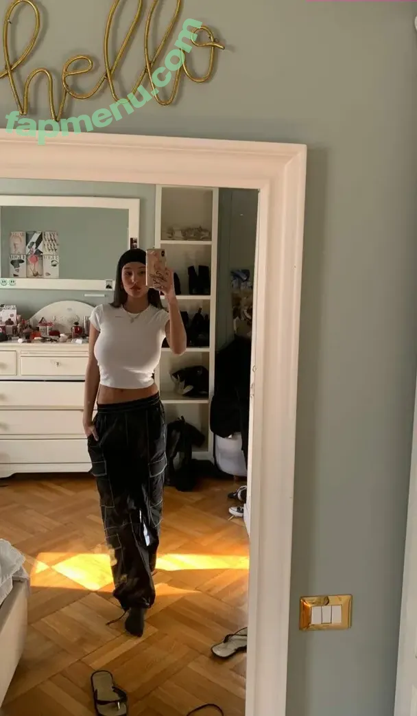 Vittoria nude photo #0232 (_viu__ / vittorialazzari)