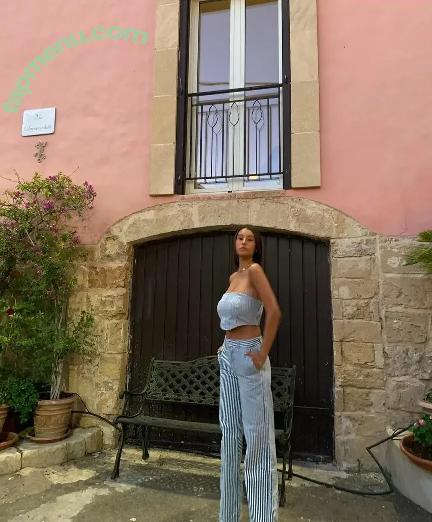 Vittoria nude photo #0241 (_viu__ / vittorialazzari)